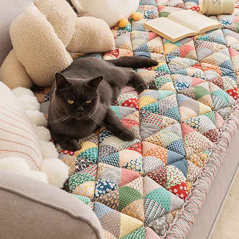 Cream-coloured Large Plaid Sofa Cover